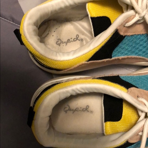 Bulky hip tennis shoes. - Picture 3 of 3